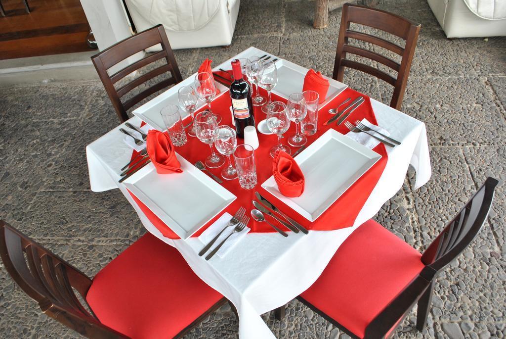 Hosteria Rosa Blanca Puembo Екстер'єр фото